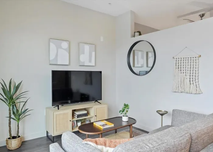 Cozysuites Roomy 1br, Lawrenceville Pittsburgh