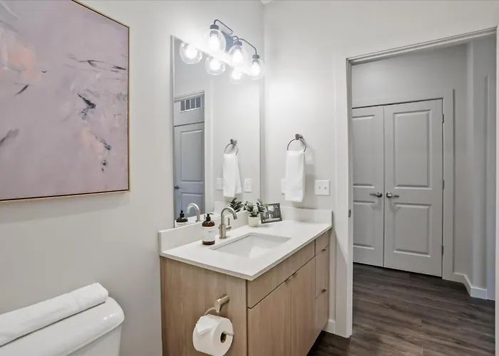 Cozysuites Roomy 1br, Lawrenceville Pittsburgh